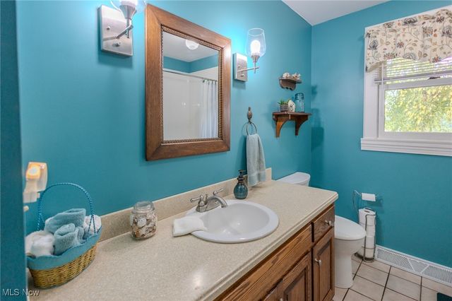 6150 Pilot View Circle, Louisville, OH 44641