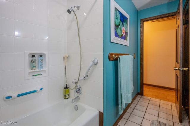 6150 Pilot View Circle, Louisville, OH 44641