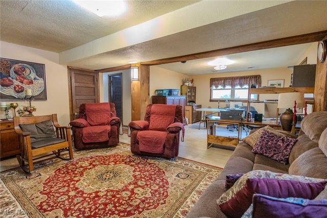 6150 Pilot View Circle, Louisville, OH 44641