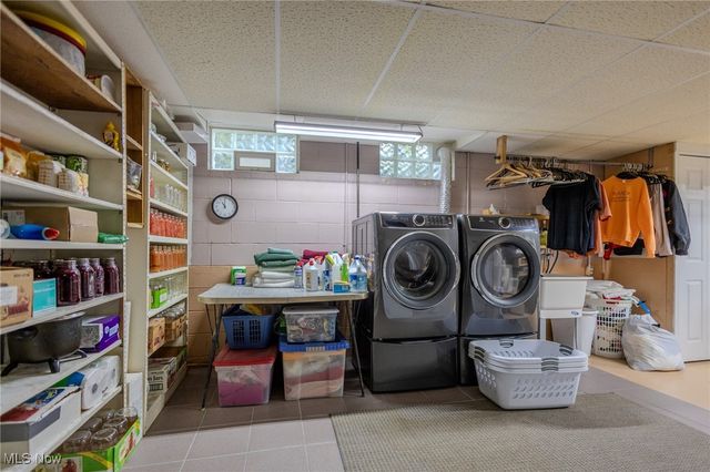 6150 Pilot View Circle, Louisville, OH 44641