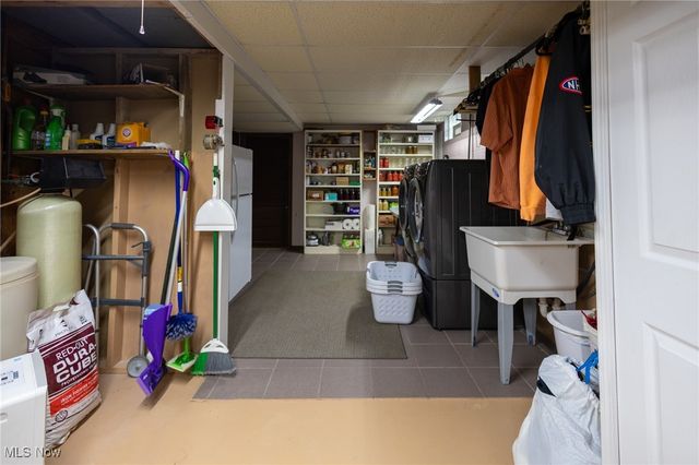 6150 Pilot View Circle, Louisville, OH 44641