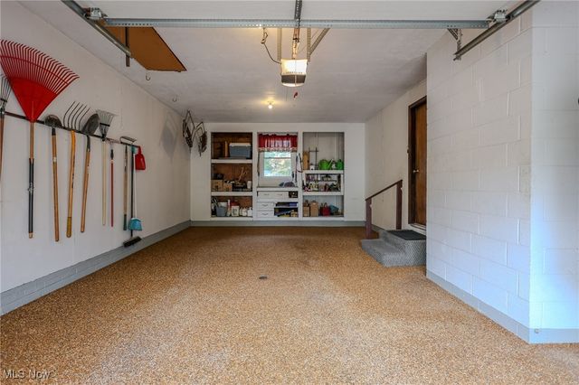 6150 Pilot View Circle, Louisville, OH 44641