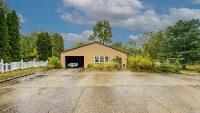 6150 Pilot View Circle, Louisville, OH 44641