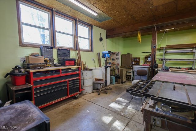 6150 Pilot View Circle, Louisville, OH 44641