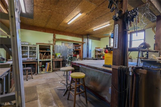 6150 Pilot View Circle, Louisville, OH 44641