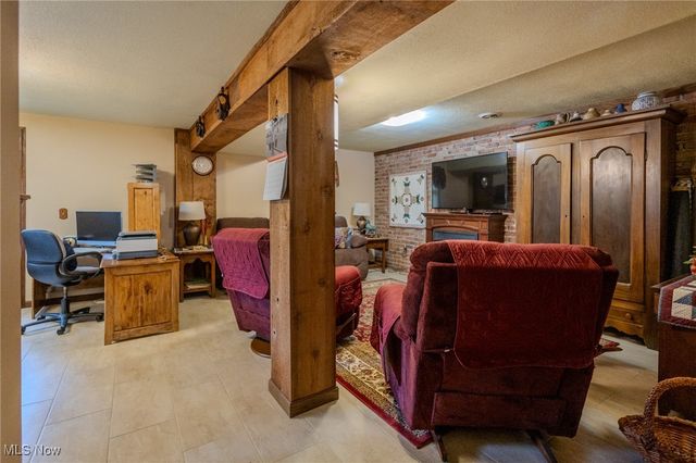 6150 Pilot View Circle, Louisville, OH 44641