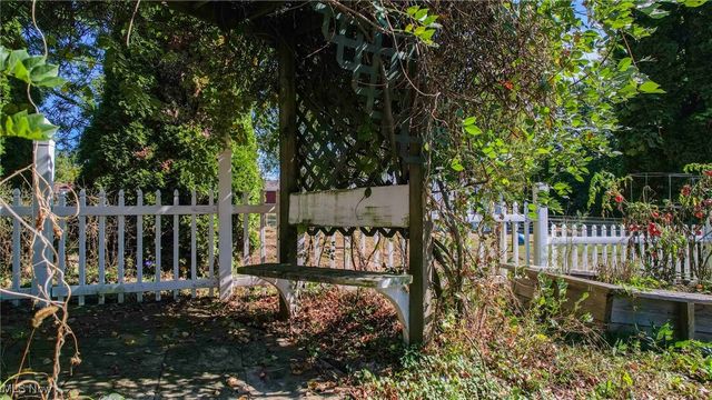 6150 Pilot View Circle, Louisville, OH 44641