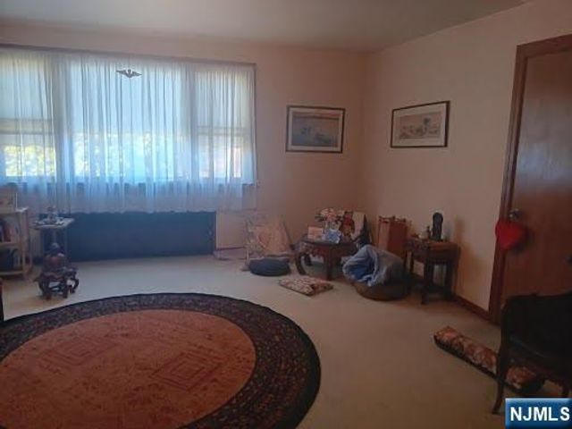 909 S Maple, Glen Rock, NJ 07452