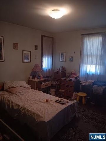 909 S Maple, Glen Rock, NJ 07452