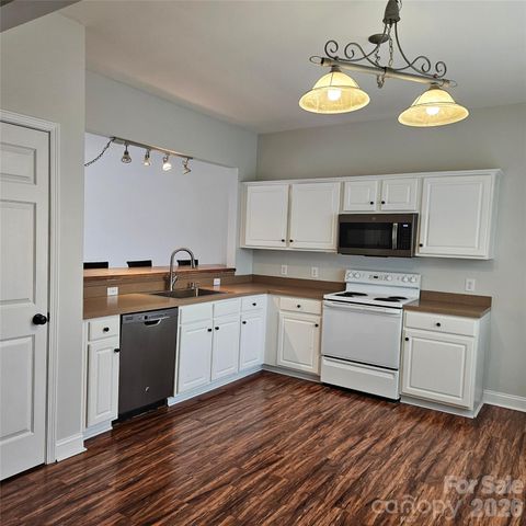 3186 Mannington Drive, Charlotte, NC 28270