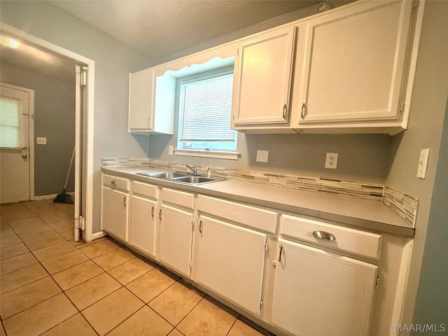 6117 Oakleigh Road, Montgomery, AL 36116