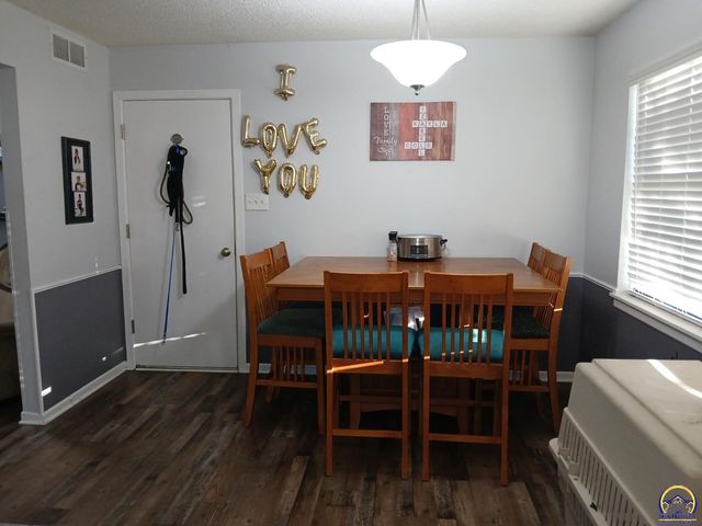 1043 SW Belle AVE, Topeka, KS 66604