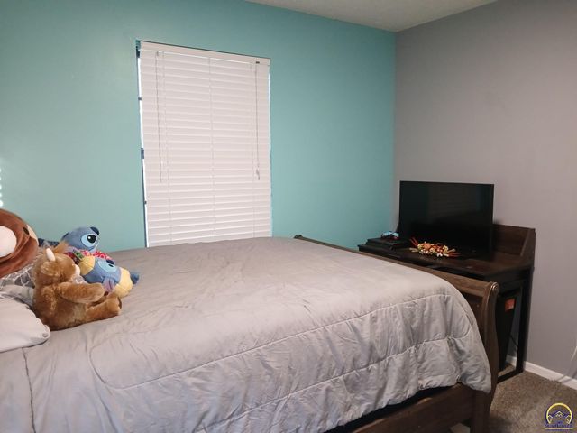 1043 SW Belle AVE, Topeka, KS 66604