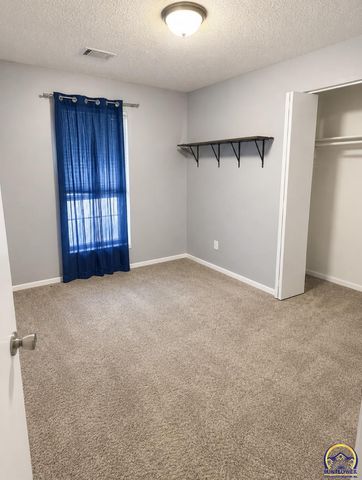 1043 SW Belle AVE, Topeka, KS 66604