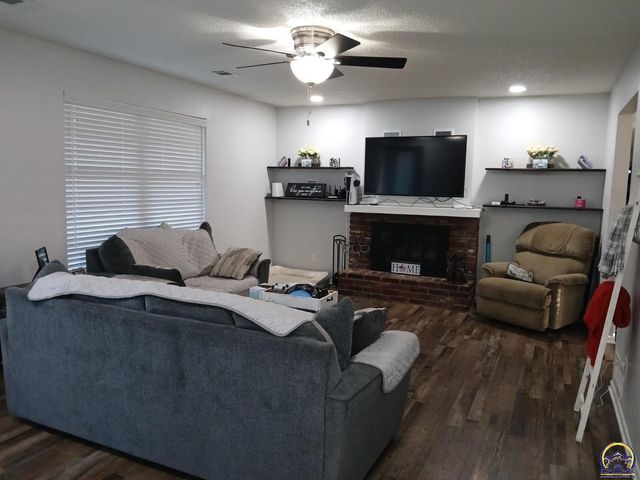 1043 SW Belle AVE, Topeka, KS 66604
