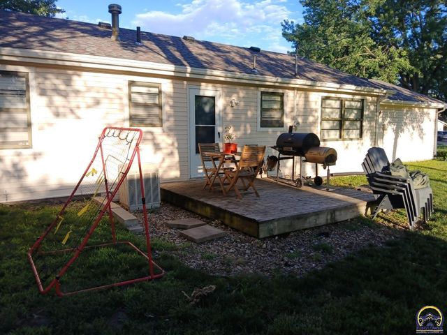 1043 SW Belle AVE, Topeka, KS 66604