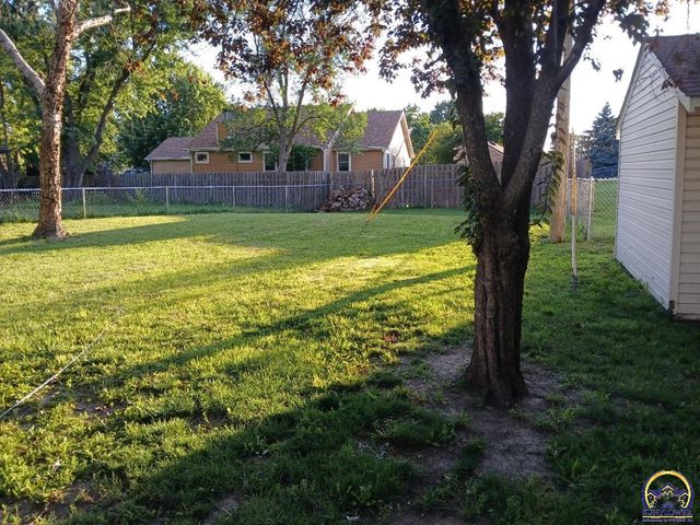 1043 SW Belle AVE, Topeka, KS 66604