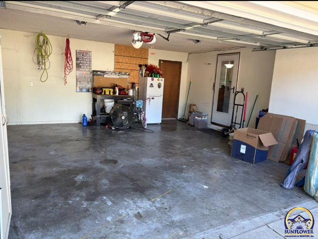 1043 SW Belle AVE, Topeka, KS 66604