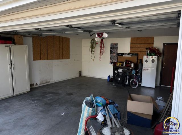 1043 SW Belle AVE, Topeka, KS 66604