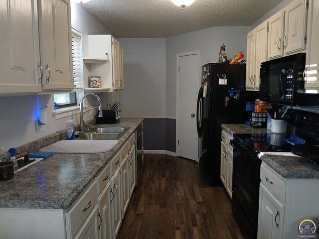1043 SW Belle AVE, Topeka, KS 66604