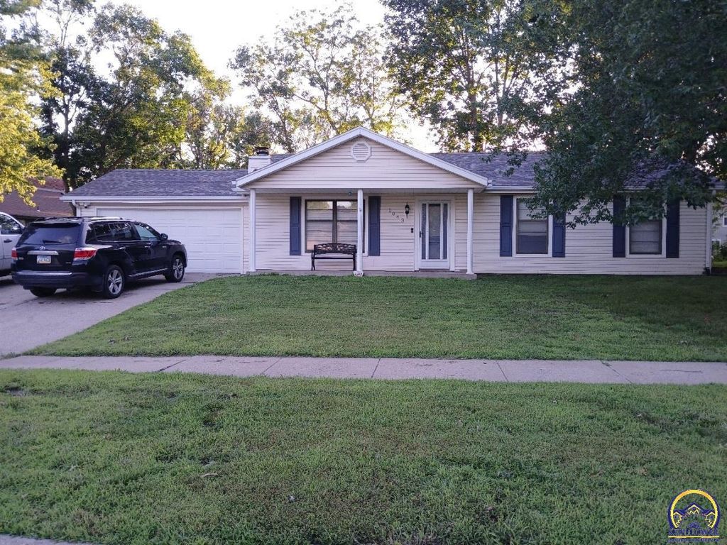 1043 SW Belle AVE, Topeka, KS 66604