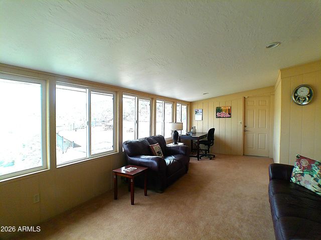 1070 N QUEEN MARY Way, Queen Valley, AZ 85118