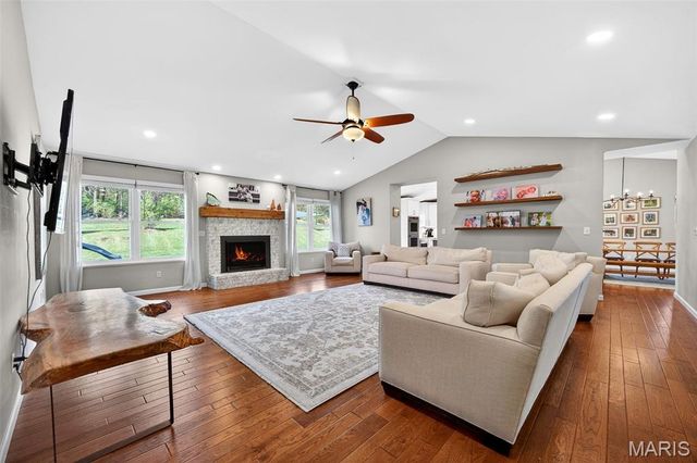 425 Round Tower Drive W, Cottleville, MO 63304