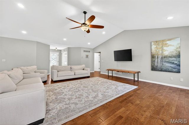 425 Round Tower Drive W, Cottleville, MO 63304
