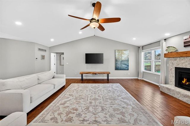 425 Round Tower Drive W, Cottleville, MO 63304