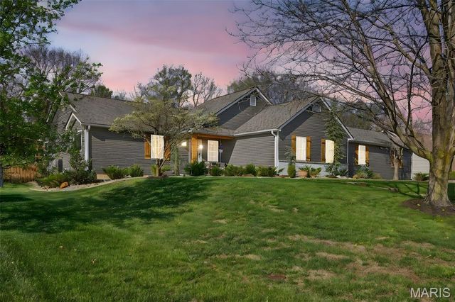 425 Round Tower Drive W, Cottleville, MO 63304