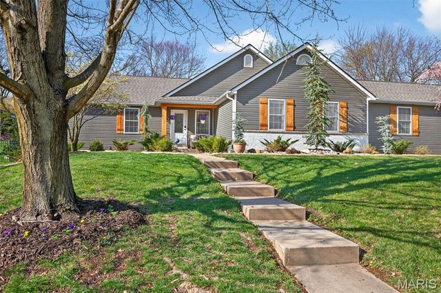 425 Round Tower Drive W, Cottleville, MO 63304