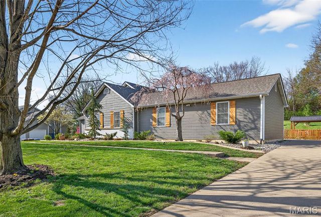425 Round Tower Drive W, Cottleville, MO 63304