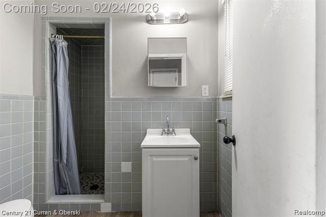 44784 Woodward Avenue, Pontiac, MI 48341