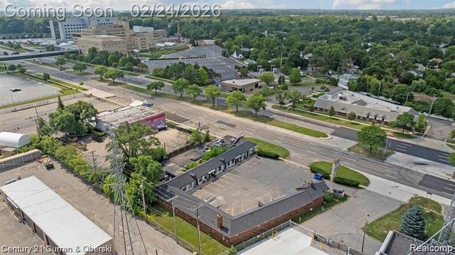 44784 Woodward Avenue, Pontiac, MI 48341