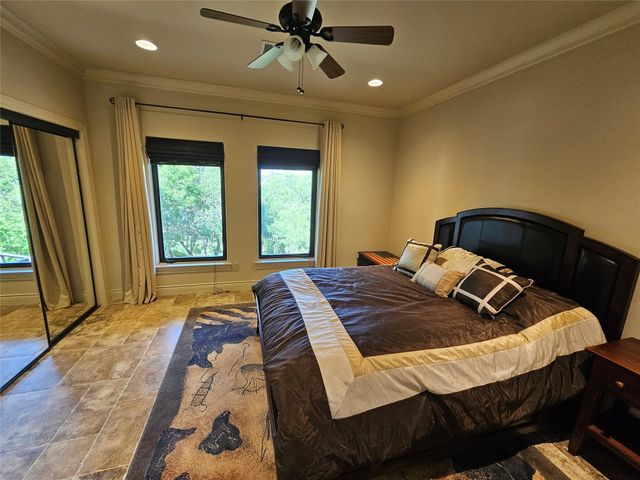 1231 Lake Shore DR, Spicewood, TX 78669