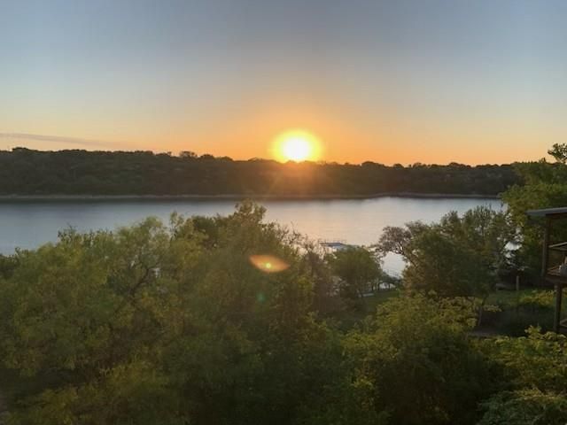 1231 Lake Shore DR, Spicewood, TX 78669