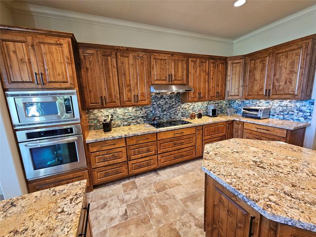 1231 Lake Shore DR, Spicewood, TX 78669