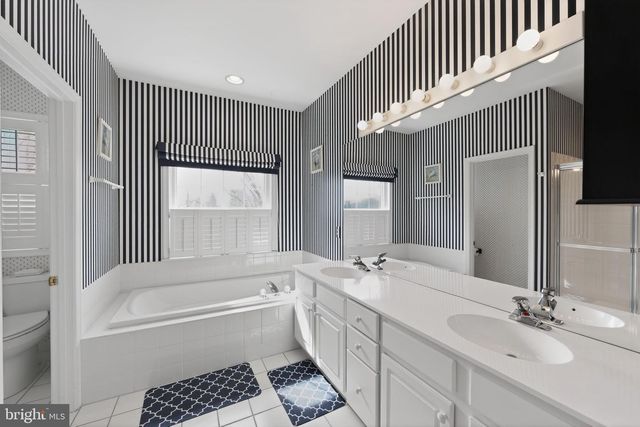 604 MARTIN DR, Avondale, PA 19311