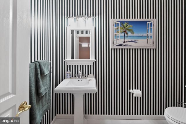 604 MARTIN DR, Avondale, PA 19311