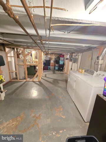 4852 8TH AVE, Temple, PA 19560