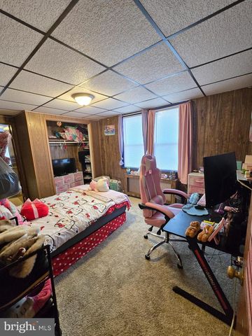 4852 8TH AVE, Temple, PA 19560