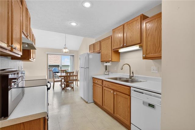 610 W Ashland Street, Nevada, MO 64772