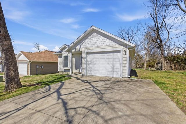 610 W Ashland Street, Nevada, MO 64772