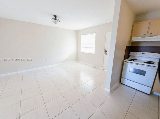 1525 NW 19th Ter 23, Miami, FL 33125