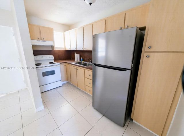 1525 NW 19th Ter 23, Miami, FL 33125
