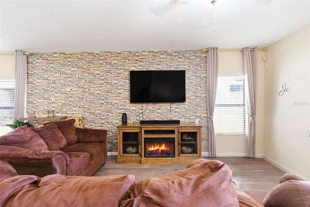 10135 NEWMINSTER LOOP, Ruskin, FL 33573