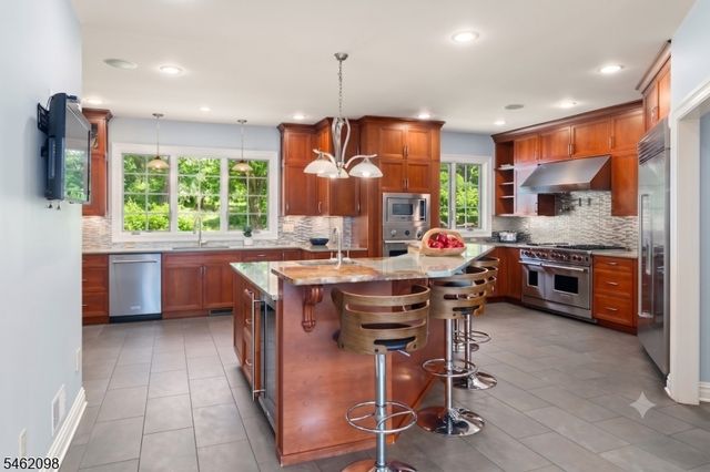 2 Cobblefield Rd, Mendham Twp., NJ 07945