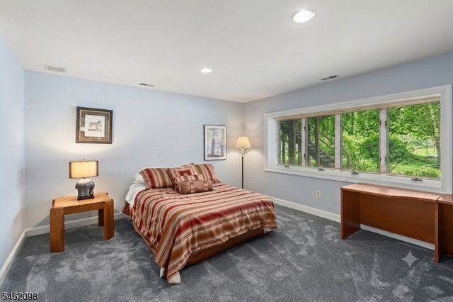 2 Cobblefield Rd, Mendham Twp., NJ 07945