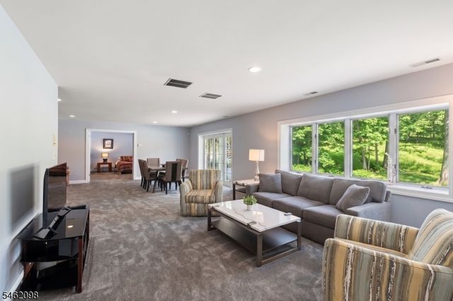 2 Cobblefield Rd, Mendham Twp., NJ 07945
