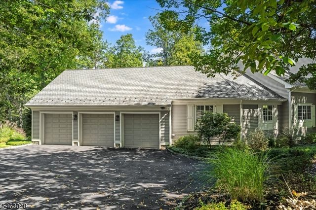 2 Cobblefield Rd, Mendham Twp., NJ 07945